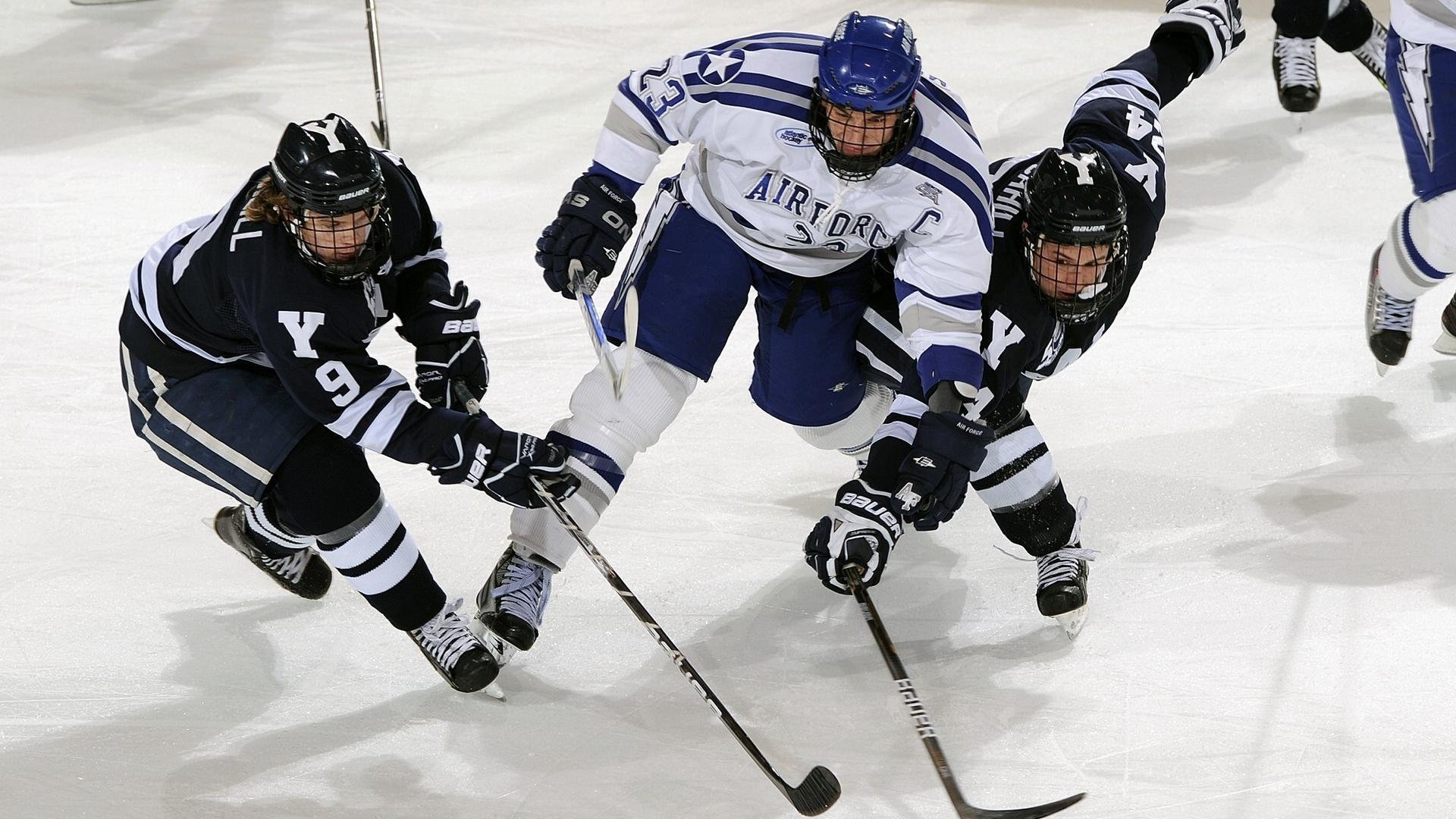 华体会在线-勒沃库森围绕控球展开连续进攻，勒沃库森战术