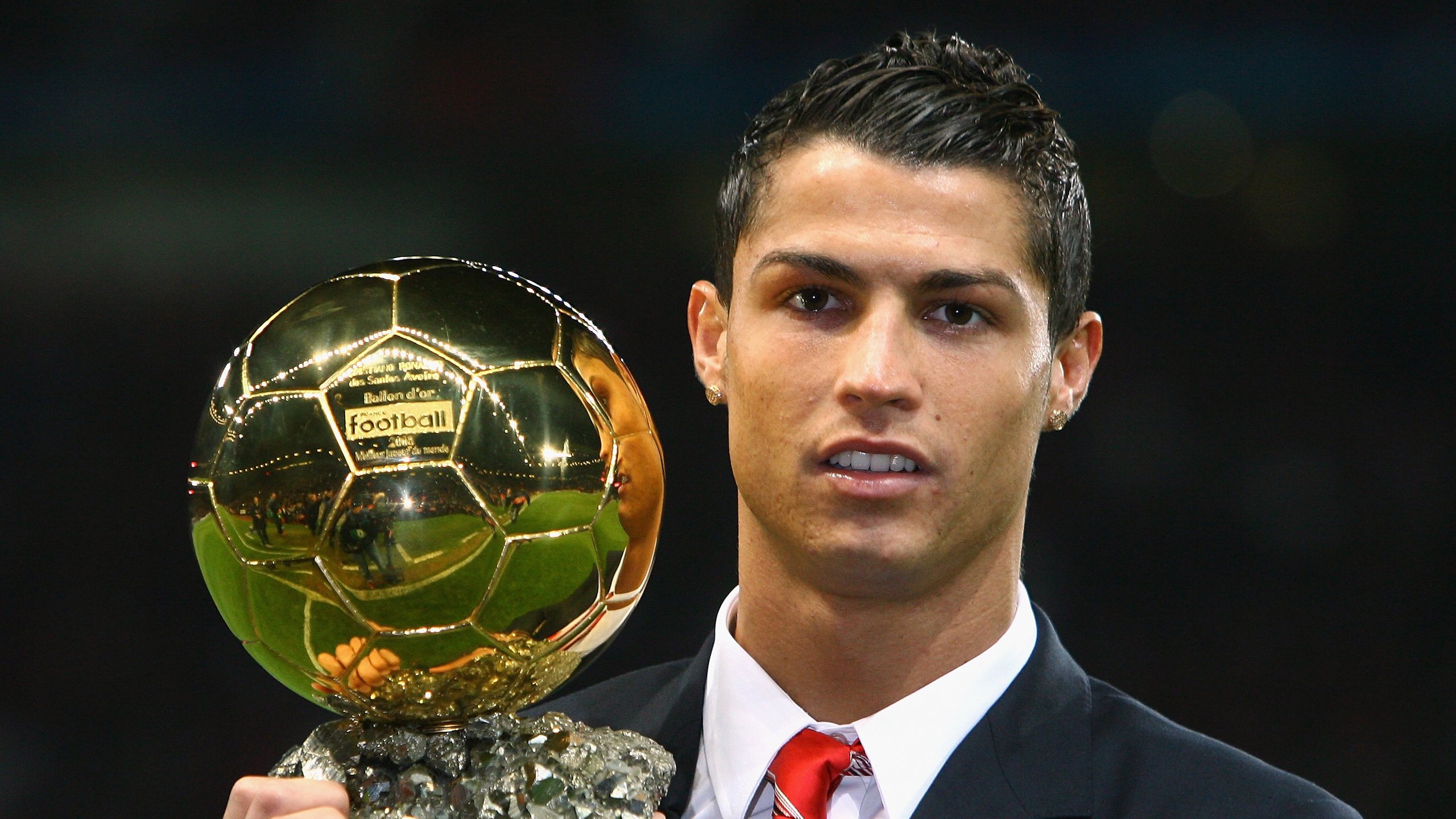 华体会app注册-跨界合作的足球主题公益项目不断涌现,推动社会正能量传播,足球公益活动标语